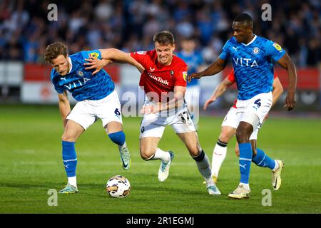 Fraser Horsfall (links) im Stockport County und Matt Smith in Salford City kämpfen beim Halbfinalspiel der Sky Bet League im Peninsula Stadium in Salford um den Ball. Foto: Samstag, 13. Mai 2023. Stockfoto