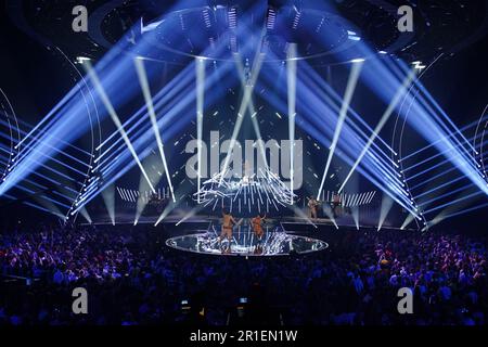 2022 der britische Teilnehmer Sam Ryder tritt während der Pause beim Grand Finale des Eurovision Song Contest in der M&S Bank Arena in Liverpool auf. Foto: Samstag, 13. Mai 2023. Stockfoto