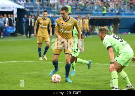 Sankt Petersburg, Russland. 13. Mai 2023. Daler Kuzyaev (Nr. 14) von Zenit in Aktion während des Fußballspiels der russischen Premier League zwischen Zenit St. Petersburg und Krasnodar in der Gazprom Arena. Das Team des FC Zenit gewann gegen Krasnodar mit einem Endstand von 2:2. Zenit St. Petersburg bleibt an der Spitze der russischen Premier League. Kredit: SOPA Images Limited/Alamy Live News Stockfoto