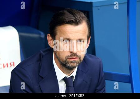 Sankt Petersburg, Russland. 13. Mai 2023. Sergei Semak, Cheftrainer von Zenit, gesehen während des Fußballspiels der russischen Premier League zwischen Zenit Saint Petersburg und Krasnodar in der Gazprom Arena. Das Team des FC Zenit gewann gegen Krasnodar mit einem Endstand von 2:2. Zenit St. Petersburg bleibt an der Spitze der russischen Premier League. Kredit: SOPA Images Limited/Alamy Live News Stockfoto