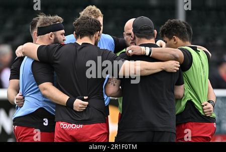 Ich Weiß Nicht. Vereinigtes Königreich. 13. Mai 2023 Ealing Trailfinders V Jersey Reds RFU Championship Cup Finale. Trailfinders Sports Club. Ich Weiß Nicht. Die Stürmer in einem Meeting während des letzten Rugby-Spiels der Ealing Trailfinders V Jersey Reds RFU Championship Cup. Stockfoto