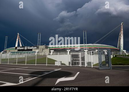 Turin, Italien. 11. Mai 2023 Das Allianz-Stadion wird vor dem Halbfinale der UEFA Europa League im ersten Fußballspiel zwischen dem FC Juventus und dem FC Sevilla gesehen. Kredit: Nicolò Campo/Alamy Live News Stockfoto