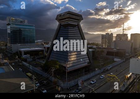 Wunderschöner Blick aus der Vogelperspektive auf den Metropolitan Central Park La Sabana in Costa Rica, mit seitlichem Blick auf das Nationalstadion Stockfoto