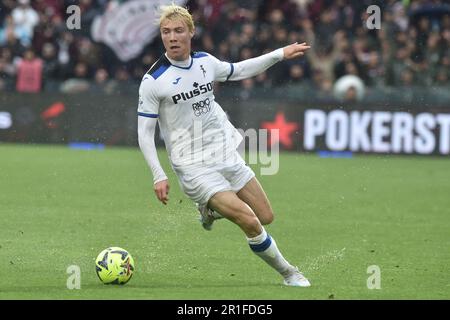 Salerno, Italien. 13. Mai 2023. Rasmus Hojlund von Atalanta Calcio in Aktion während des Spiels der Serie A zwischen US Salernitana 1919 und Atalanta BC im Arechi-Stadion am 13. Mai 2023 in Salerno, italien (Bild: © Agostino Gemito/Pacific Press via ZUMA Press Wire) NUR REDAKTIONELLE VERWENDUNG! Nicht für den kommerziellen GEBRAUCH! Stockfoto