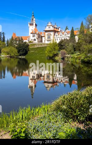 Renesancni zamek a zamecka zahrada (narodni kulturni pamatka + UNESCO), Pruhonice, Praha, Ceska republika / Renaissance Schloss Pruhonice mit Gärten Stockfoto