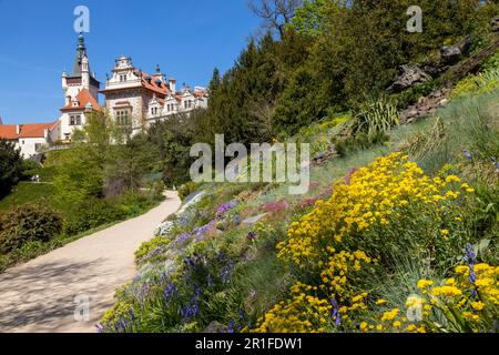 Renesancni zamek a zamecka zahrada (narodni kulturni pamatka + UNESCO), Pruhonice, Praha, Ceska republika / Renaissance Schloss Pruhonice mit Gärten Stockfoto