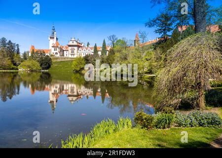 Renesancni zamek a zamecka zahrada (narodni kulturni pamatka + UNESCO), Pruhonice, Praha, Ceska republika / Renaissance Schloss Pruhonice mit Gärten Stockfoto