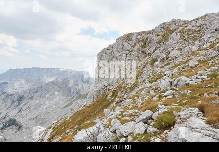 Wanderung zum Bobotov Kuk, dem höchsten Gipfel in Montenegro, im Durmitor-Nationalpark Stockfoto