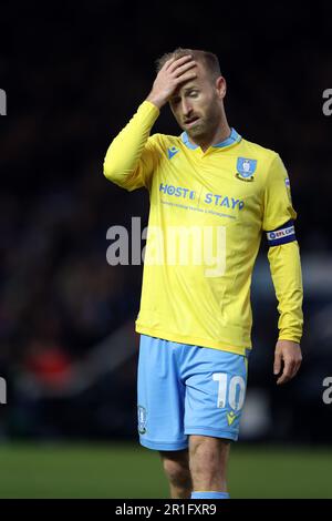 Peterborough, Großbritannien. 12. Mai 2023. Barry Bannan (SW) Dejection im Peterborough United gegen Sheffield Wednesday EFL League 1 Play-off 1. Leges Match, im Weston Homes Stadium, Peterborough, Cambridgeshire. Kredit: Paul Marriott/Alamy Live News Stockfoto