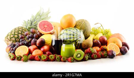 Komposition mit verschiedenen Früchten. Ausgewogene Ernährung Stockfoto