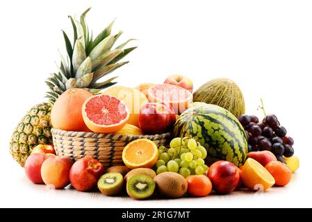 Komposition mit verschiedenen Früchten. Ausgewogene Ernährung Stockfoto