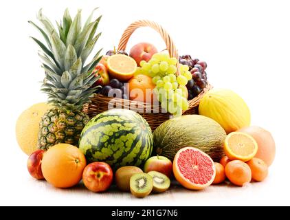 Komposition mit verschiedenen Früchten. Ausgewogene Ernährung Stockfoto
