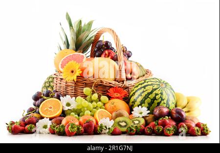 Komposition mit verschiedenen Früchten. Ausgewogene Ernährung Stockfoto