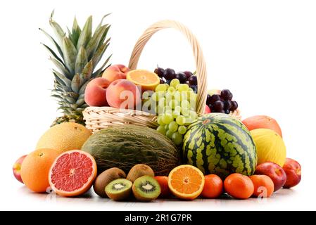 Komposition mit verschiedenen Früchten. Ausgewogene Ernährung Stockfoto