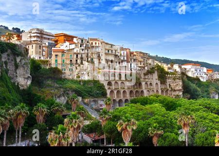 Die Stadt Tropea in der Provinz Vibo Valentia, Kalabrien, Italien Stockfoto