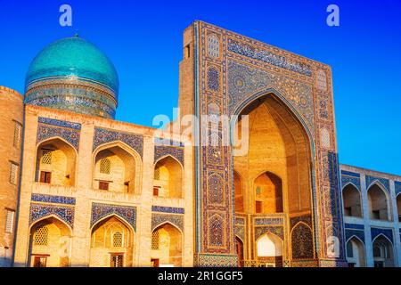 Po-i-Kalan oder POI Kalan, ein islamischer religiöser Komplex rund um das Kalan-Minarett in Bukhara, Usbekistan Stockfoto