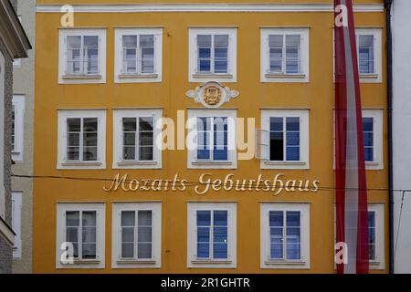 Mozarts Geburtsort in Getreidegasse, Salzburg, Osterreich Stockfoto