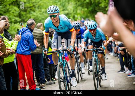 Fossombrone, Italien. 13. Mai 2023. Der spanische Luis Leon Sanchez aus Astana Kasachstan wurde in Aktion während der achten Etappe des Giro D'Italia-Radrennen 2023 von Terni bis Fossombrone (207 km) in Italien, Samstag, den 13. Mai 2023, gezeigt. Das Giro 2023 findet vom 06. Bis 28. Mai 2023 statt. BELGA FOTO JASPER JACOBS Kredit: Belga News Agency/Alamy Live News Stockfoto