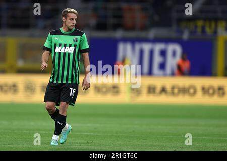 Mailand, Italien. 13. Mai 2023. Davide Frattesi von uns Sassuolo schaut beim Spiel der Serie A vor dem FC Internazionale und uns Sassuolo im Stadio Giuseppe Meazza am 13 2023 . Mai in Mailand in Italien zu . Kredit: Marco Canoniero/Alamy Live News Stockfoto
