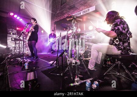 The Joy Foridable im Rockin' Chair, Wrexham, im Rahmen des Focus Wales 2023 Festivals am 4. Mai 2023. Stockfoto