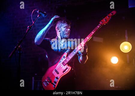 The Joy Foridable im Rockin' Chair, Wrexham, im Rahmen des Focus Wales 2023 Festivals am 4. Mai 2023. Stockfoto