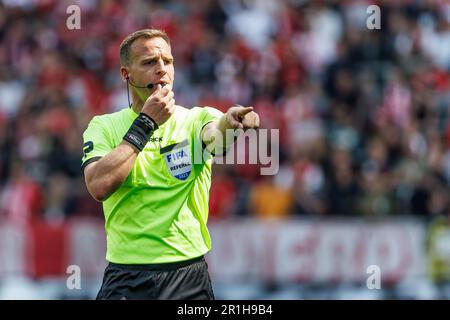 Antwerpen, Belgien. 14. Mai 2023. Schiedsrichter Nathan Verboomen, dargestellt während eines Fußballspiels zwischen dem Royal Antwerpen FC RAFC und dem Club Brügge KV, Sonntag, den 14. Mai 2023 in Antwerpen, am 3. Tag der Spiele der Champions in der ersten Liga der „Jupiler Pro League“ der belgischen Meisterschaft. BELGA FOTO KURT DESPLENTER Kredit: Belga News Agency/Alamy Live News Stockfoto