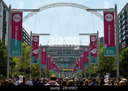 London, Großbritannien. 14. Mai 2023. Fans begeben sich während des FA-Cup-Spiels der Frauen im Wembley Stadium, London, nach Wembley. Das Bild sollte lauten: Gary Oakley/Sportimage Credit: Sportimage Ltd/Alamy Live News Stockfoto