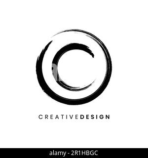 Kreatives, handgezeichnetes C-Logo mit schwarzem Pinselvektor Stock Vektor
