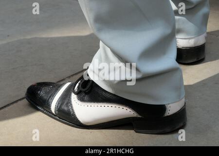 Jermyn Street, London, Großbritannien. 14. Mai 2023 Der dritte Grand Flaneur Walk im Zentrum von London. Kredit: Matthew Chattle/Alamy Live News Stockfoto