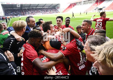 Antwerpen, Belgien. 14. Mai 2023. Antwerpener Spieler feiern nach einem Tor während eines Fußballspiels zwischen dem Royal Antwerpener FC RAFC und dem Club Brügge KV am Sonntag, den 14. Mai 2023 in Antwerpen, am 3. Tag der Champions-Play-offs in der ersten Liga der „Jupiler Pro League“ der belgischen Meisterschaft. BELGA FOTO TOM GOYVAERTS Kredit: Belga News Agency/Alamy Live News Stockfoto