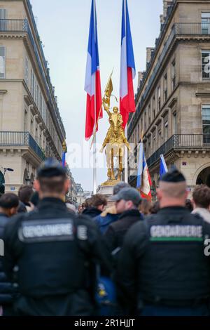 Paris, Frankreich. 14. Mai 2023. Tribut an Jeanne d'Arc, Frankreich, 14/05/2023. Homme à Jeanne d'Arc par les royalistes de l'Action Francoise à Paris. La manifestation avait été interdite par le préfet sur ordre du ministre de l'intérieur, mais finalement autorisée par le Tribunal Administratif de Paris. Pierre Galan/Alamy Live News Kredit: Pierre Galan/Alamy Live News Stockfoto