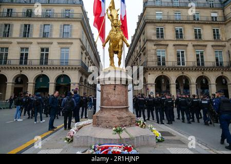 Paris, Frankreich. 14. Mai 2023. Tribut an Jeanne d'Arc, Frankreich, 14/05/2023. Homme à Jeanne d'Arc par les royalistes de l'Action Francoise à Paris. La manifestation avait été interdite par le préfet sur ordre du ministre de l'intérieur, mais finalement autorisée par le Tribunal Administratif de Paris. Pierre Galan/Alamy Live News Kredit: Pierre Galan/Alamy Live News Stockfoto