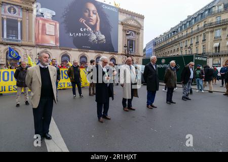 Paris, Frankreich. 14. Mai 2023. Tribut an Jeanne d'Arc, Frankreich, 14/05/2023. Homme à Jeanne d'Arc par les royalistes de l'Action Francoise à Paris. La manifestation avait été interdite par le préfet sur ordre du ministre de l'intérieur, mais finalement autorisée par le Tribunal Administratif de Paris. Pierre Galan/Alamy Live News Kredit: Pierre Galan/Alamy Live News Stockfoto