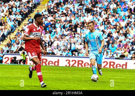 Coventry, Großbritannien. 14. Mai 2023Coventry, Großbritannien. 14. Mai 2023 Callum Doyle (3 Coventry City) tritt während der Sky Bet Championship Play Off Semi Final 1. Leg zwischen Coventry City und Middlesbrough in der Coventry Building Society Arena, Coventry, am Sonntag, den 14. Mai 2023, an. (Foto: Kevin Hodgson | MI News) Guthaben: MI News & Sport /Alamy Live News Stockfoto