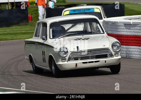Alex Brundle, Julian Thomas, Ford Lotus Cortina Mk1, Jim Clark Trophy, ein 45-minütiges Rennen mit zwei Fahrern, das nur für den legendären Rennwagen des MID gilt Stockfoto