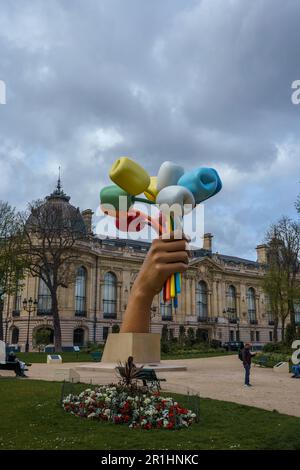 Bouquet of Tulips von Jeff Koons vor Petit Palais, dem Kunstmuseum in Paris, Frankreich 25. März 2023. Stockfoto