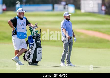 13. Mai 2023: Tyrrell Hatton wartet auf dem 3. Fairway während der dritten Runde des AT&T Byron Nelson Golfturniers auf der TPC Craig Ranch in McKinney, TX. Gray Siegel/CSM Stockfoto