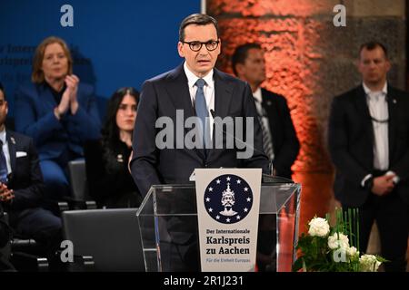 Aachen, Deutschland. 14. Mai 2023. Aachen, Deutschland. 14. Mai 2023. Der polnische Premierminister Mateusz Morawiecki spricht bei der Verleihung des Karlspreises für Dienstleistungen an die Europäische Einheit an den ukrainischen Präsidenten Volodymyr Selenskyj. Kredit: dpa Picture Alliance/Alamy Live News Stockfoto