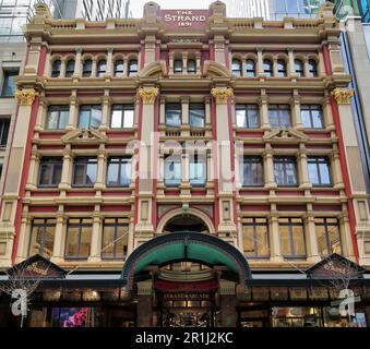 637 Uhr Eintritt zur AD1892, die die Strand Arcade von der George Street im Geschäftsviertel errichtet hat. Sydney-Australien. Stockfoto