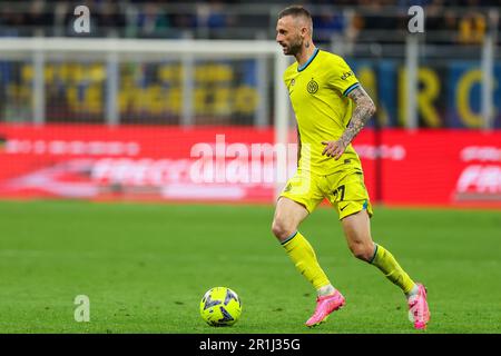 Mailand, Italien. 13. Mai 2023. Marcelo Brozovic vom FC Internazionale im Giuseppe Meazza Stadium während des Fußballspiels der Serie A 2022/23 zwischen dem FC Internazionale und US Sassuolo in Aktion. Endergebnis: Inter 4:2 Sassuolo. Kredit: SOPA Images Limited/Alamy Live News Stockfoto
