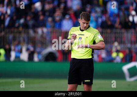 Monza, Italien. 14. Mai 2023. Francesco Cosso (Schiedsrichter) während der italienischen Meisterschaft Ein Fußballspiel zwischen AC Monza und SSC Napoli am 14. Mai 2023 im U-Power Stadium in Monza, Italien - Kredit: Luca Rossini/E-Mage/Alamy Live News Kredit: Luca Rossini/E-Mage/Alamy Live News Stockfoto