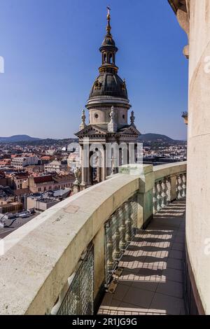 Blick auf Budapest aus der Vogelperspektive von St. Stephens Basilika-Kuppel, Ungarn Stockfoto