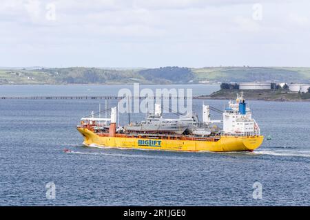 Cork Harbour, Cork, Irland. 14. Mai 2023. Nach einer Mammutreise aus Neuseeland. Happy Dynamic kommt mit zwei neuen Küstenpatrouillenbooten für den Marineservice im Hafen von Cork an. HMNZS Rotoiti und HMNZS Pukakiyet wurden von der neuseeländischen Marine erworben und werden als Ersatz für DIE STILLGELEGTEN LÉ Orla und LÉ Ciara als Küstenpatrouillenboote eingesetzt. David Creedon/Alamy Live News Stockfoto