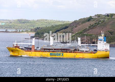 Cork Harbour, Cork, Irland. 14. Mai 2023. Nach einer Mammutreise aus Neuseeland. Happy Dynamic kommt mit zwei neuen Küstenpatrouillenbooten für den Marineservice im Hafen von Cork an. HMNZS Rotoiti und HMNZS Pukakiyet wurden von der neuseeländischen Marine erworben und werden als Ersatz für DIE STILLGELEGTEN LÉ Orla und LÉ Ciara als Küstenpatrouillenboote eingesetzt. David Creedon/Alamy Live News Stockfoto