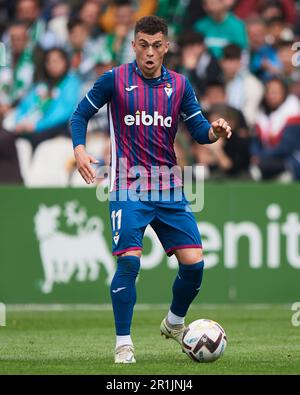 Yanis Rahmani von SD Eibar in Aktion während des Spiels der La Liga Smartbank zwischen Real Racing Club und SD Eibar im El Sardinero Stadium am 14. Mai 2023 in Sa Stockfoto