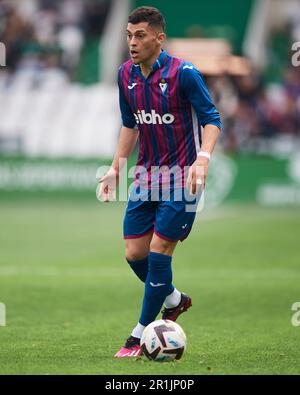 Yanis Rahmani von SD Eibar in Aktion während des Spiels der La Liga Smartbank zwischen Real Racing Club und SD Eibar im El Sardinero Stadium am 14. Mai 2023 in Sa Stockfoto