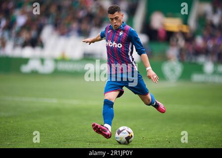 Yanis Rahmani von SD Eibar in Aktion während des Spiels der La Liga Smartbank zwischen Real Racing Club und SD Eibar im El Sardinero Stadium am 14. Mai 2023 in Sa Stockfoto