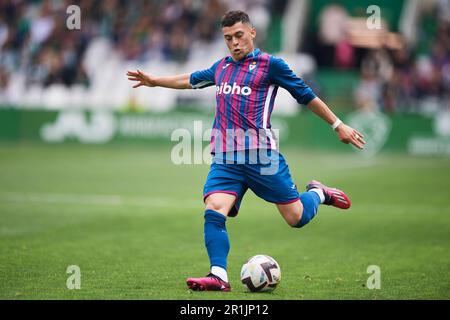 Yanis Rahmani von SD Eibar in Aktion während des Spiels der La Liga Smartbank zwischen Real Racing Club und SD Eibar im El Sardinero Stadium am 14. Mai 2023 in Sa Stockfoto