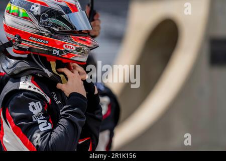 Indianapolis, USA. 13. Mai 2023. DER INDYCAR-Fahrer DAVID MALUKAS (18) aus Chicago, Illinois, bereitet sich auf das Rennen um den GMR Grand Prix auf dem Indianapolis Motor Speedway in Indianapolis IN vor. (Kreditbild: © Walter G. Arce Sr./ZUMA Press Wire) NUR REDAKTIONELLE VERWENDUNG! Nicht für den kommerziellen GEBRAUCH! Stockfoto