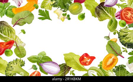 Rahmen aus frischem Gemüse, Salatblätter, gesunde Zutaten für Entgiftung Stockfoto